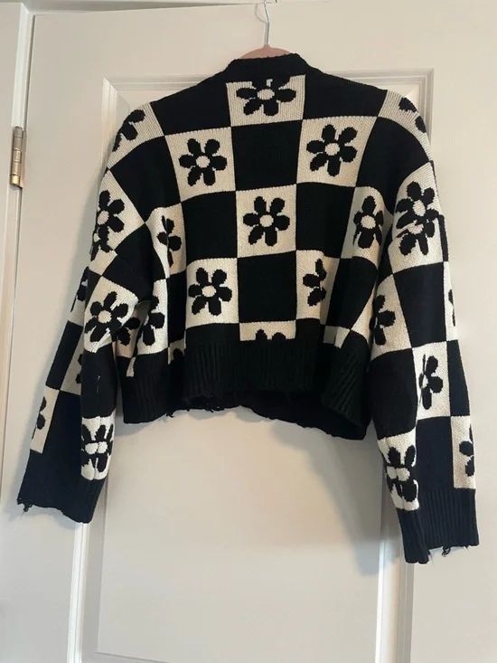 POL Daisy Chenille Cardigan - Small - Picture 4 of 4